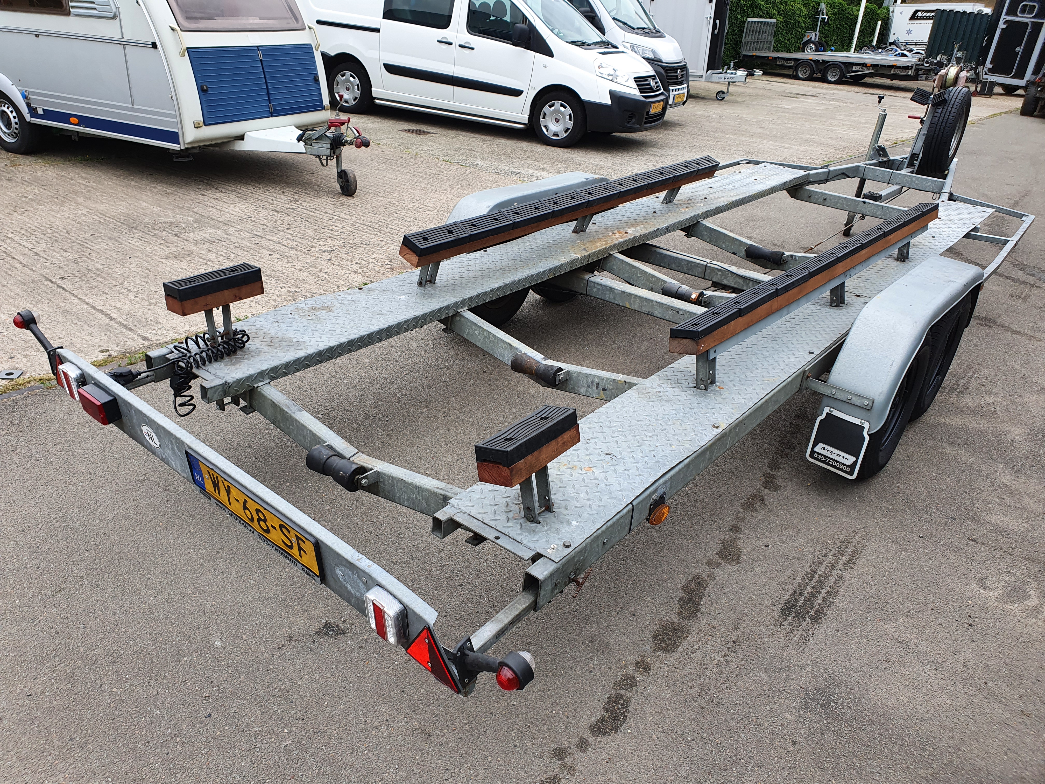 Boottrailer Tandemas 3500 kg tbv. sloepen 2.jpg